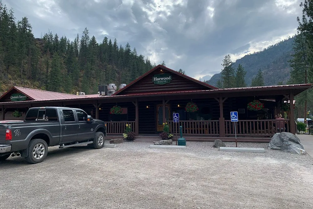 Harwood House Restaurant and Quinn’s Tavern