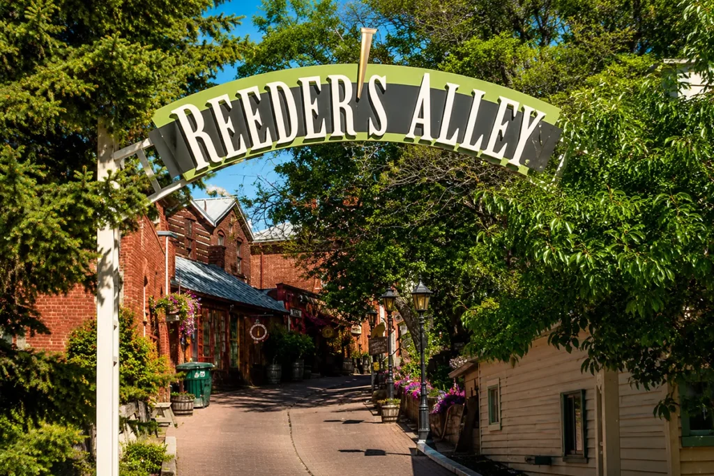 Reeder's Alley