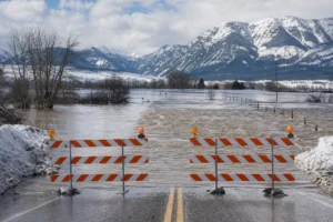 Read more about the article Montana Winter Flooding: What Every Visitor Must Know
