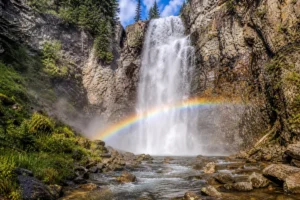 Read more about the article Rainbow Falls Montana: Complete Hiking & Visitor Guide