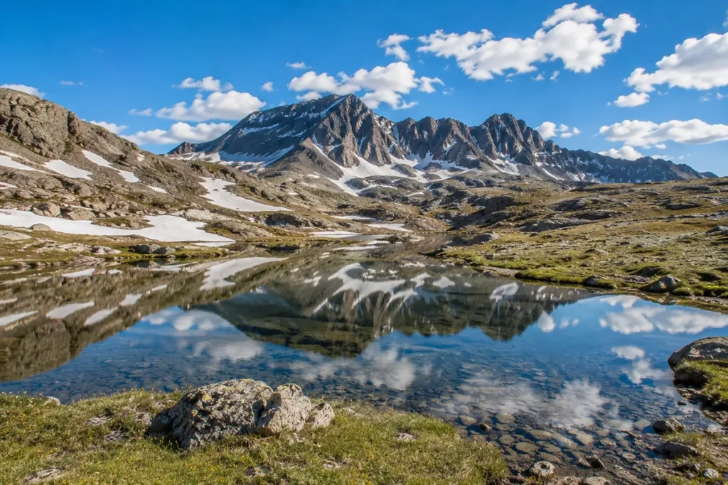 Alpine lake in Absaroka-Beartooth Wilderness in Carbon County Montana