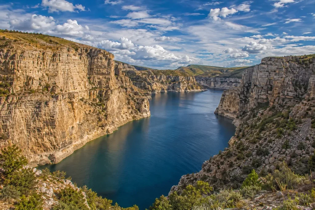 Bighorn Canyon with Bighorn Lake at the bottom and steep limestone walls