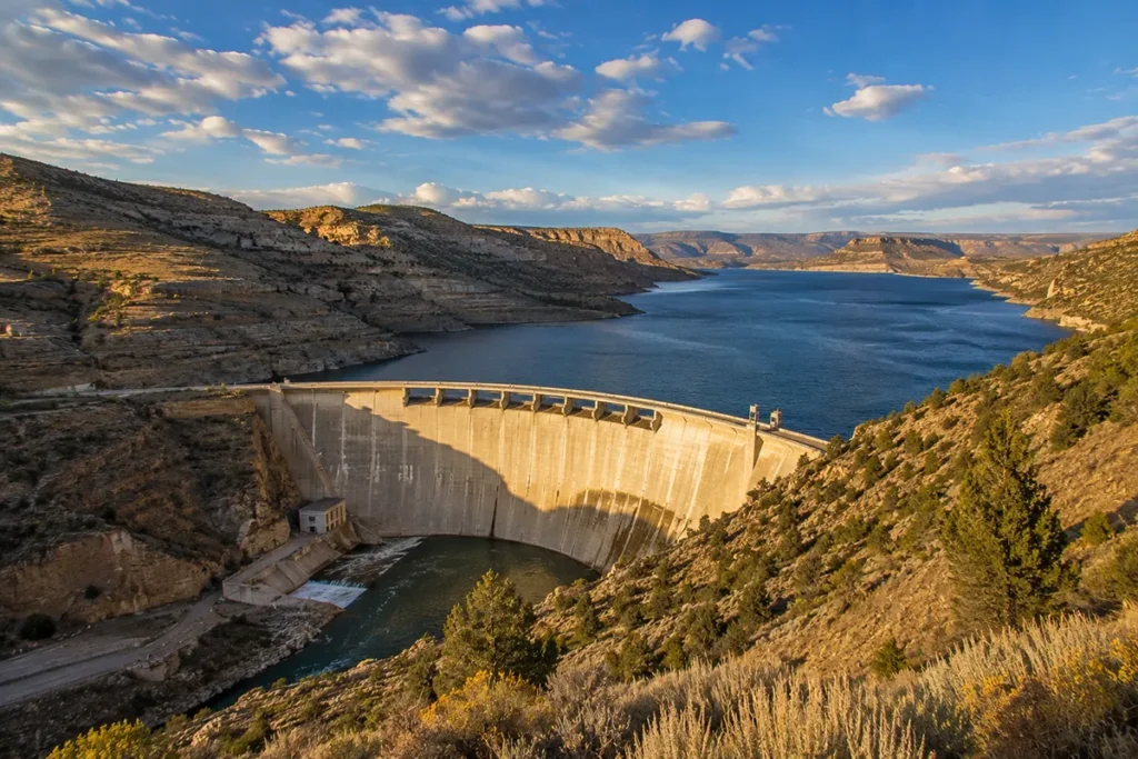 Devil's Canyon Overlook at Bighorn Canyon National Recreation Area showing 1,500-foot vertical canyon walls dropping to the turquoise water of Bighorn Lake