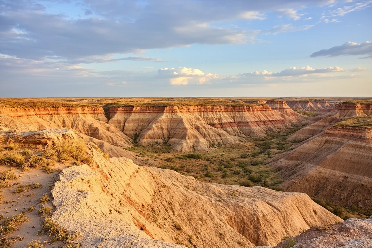 Badlands terrain in Garfield County showing exposed Hell Creek Formation layers