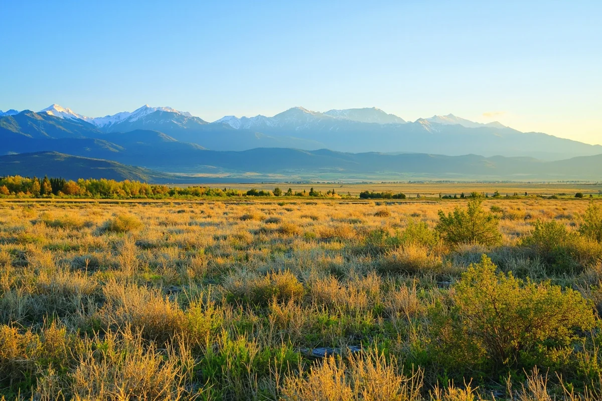 Wide view of the Jefferson Valley near Whitehall, with Tobacco Root Mountains in the background